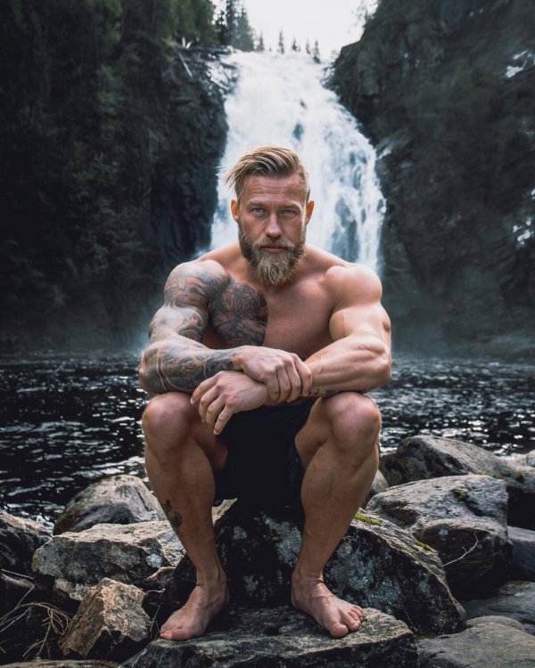 Мужчины викинги