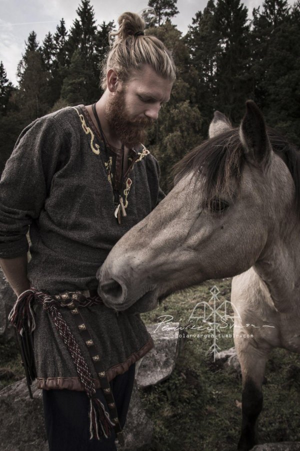 Мужчины викинги