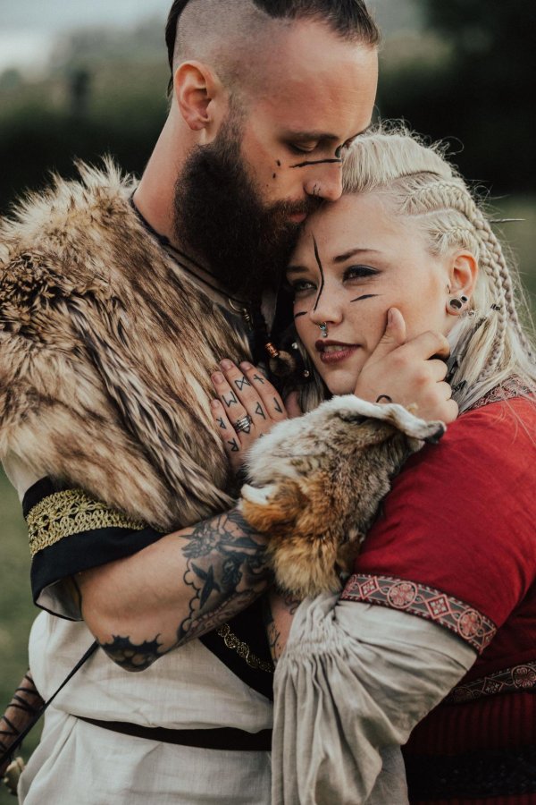 Мужчины викинги