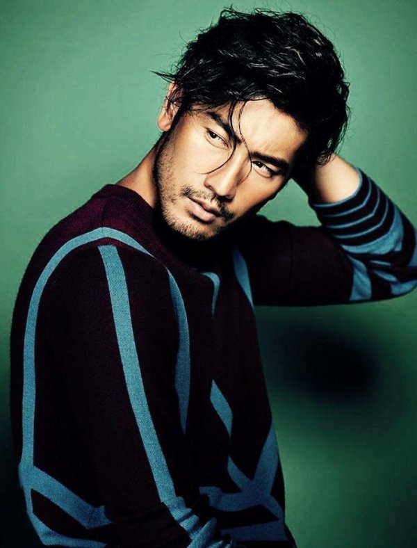 Мужчины азиаты