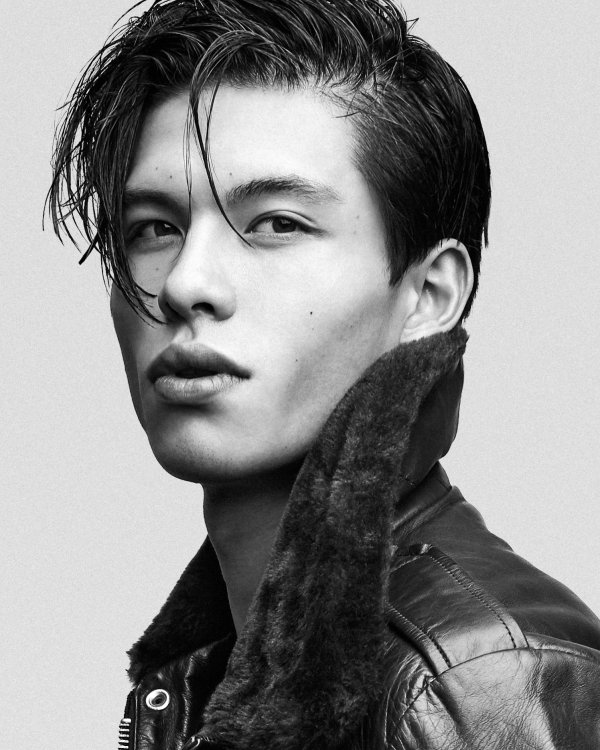 Мужчины азиаты