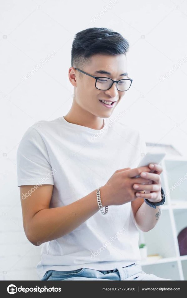 Мужчины азиаты