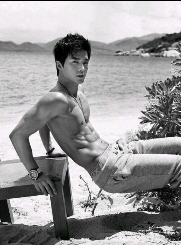 Мужчины азиаты