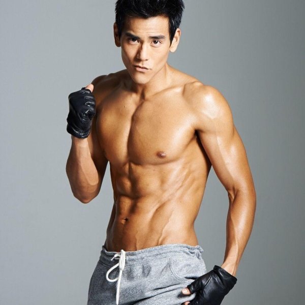 Мужчины азиаты