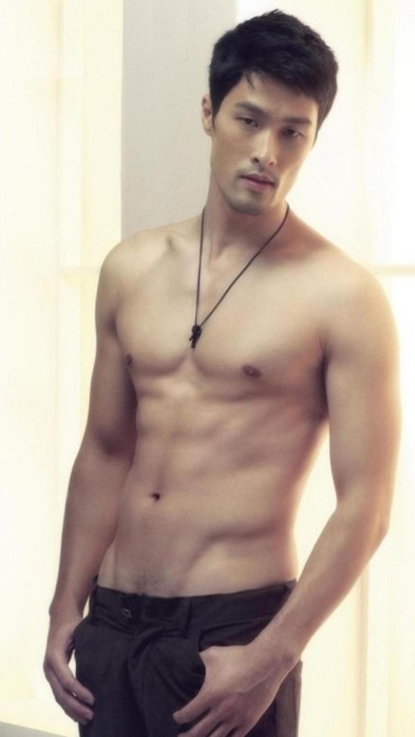 Мужчины азиаты