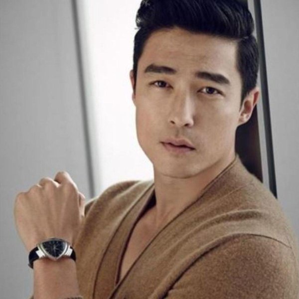 Мужчины азиаты