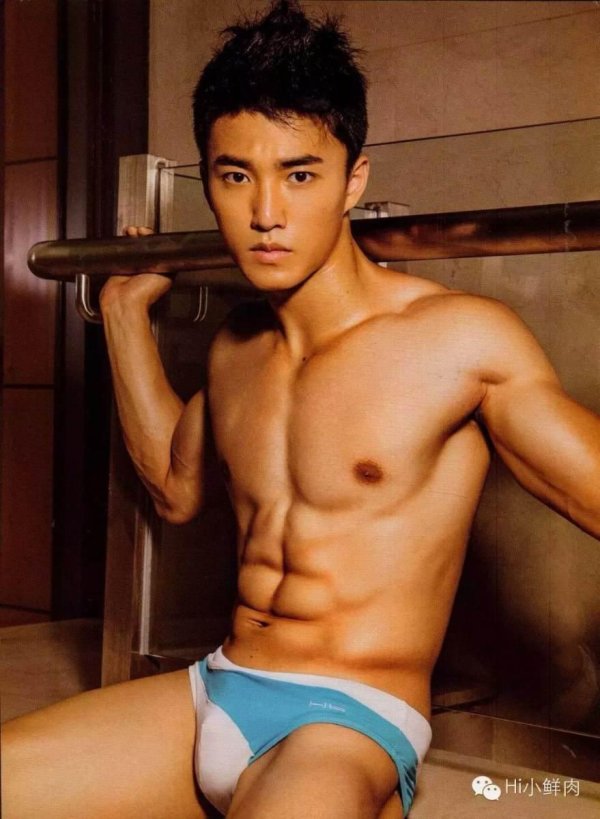 Мужчины азиаты