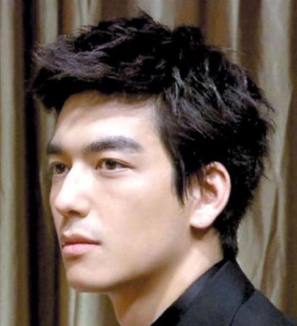 Мужчины азиаты