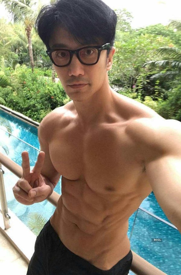 Мужчины азиаты