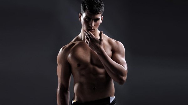 На обои мужчины