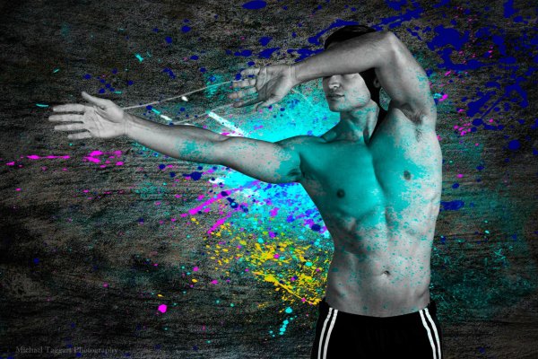 На обои мужчины