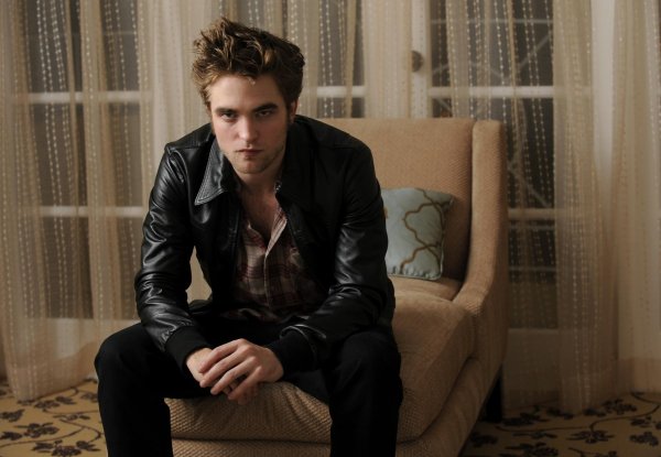 На обои мужчины