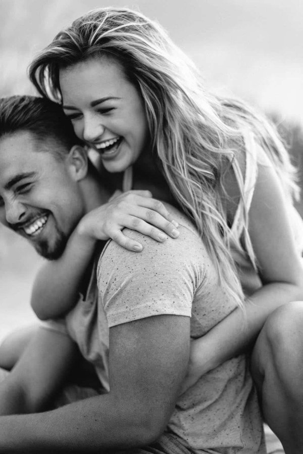 Два мужчины и женщина