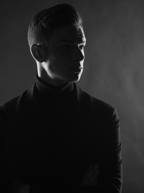 Черно белые для мужчины