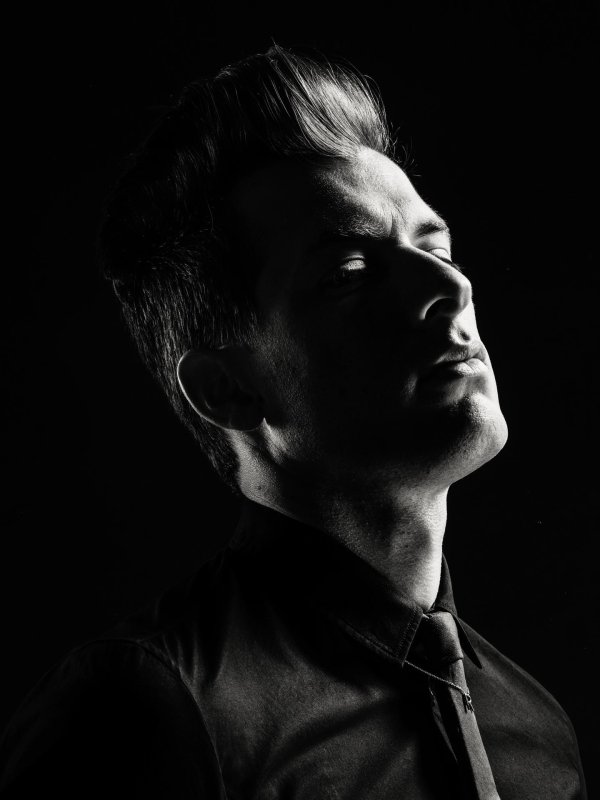 Черно белые для мужчины