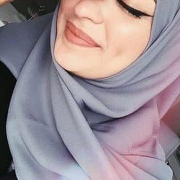 девушки в хиджабе с ямочками