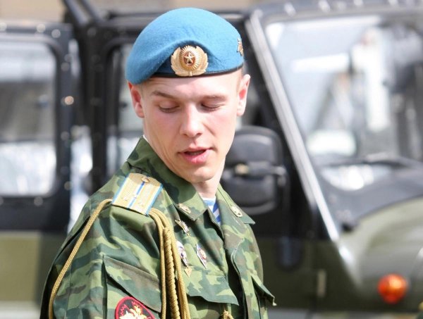 Военные мужчины