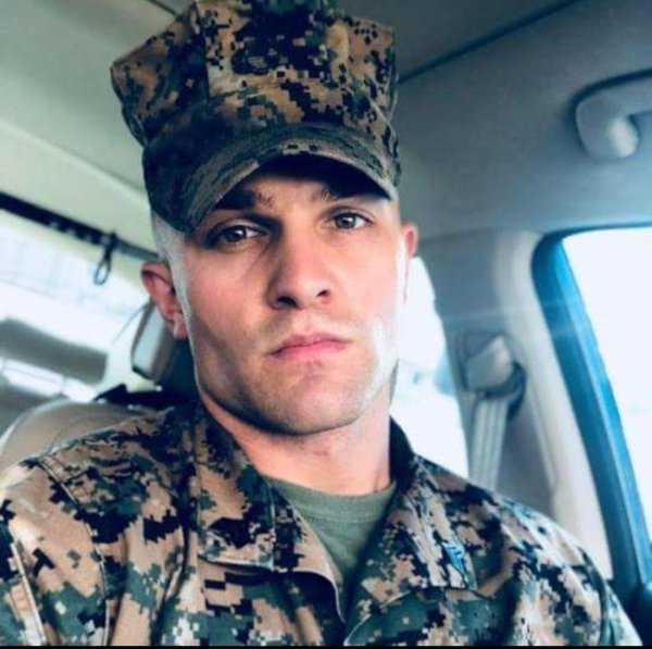 Военные мужчины