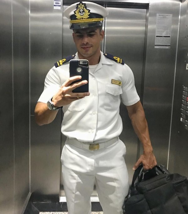 Военные мужчины