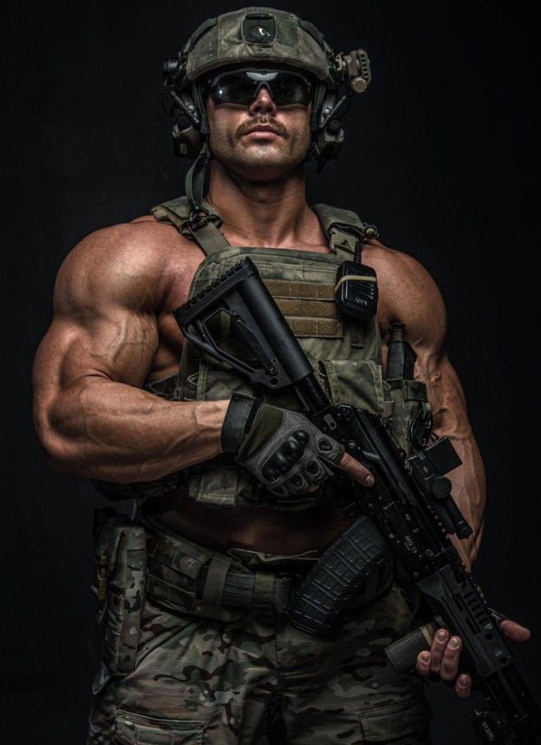 Военные мужчины