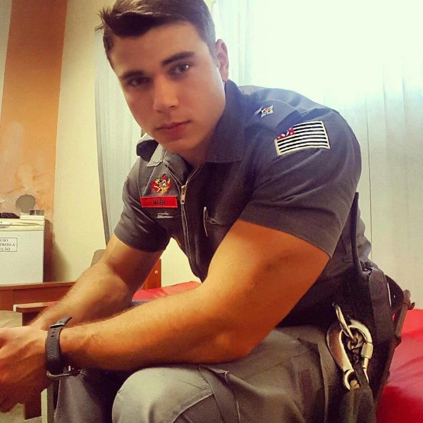 Военные мужчины