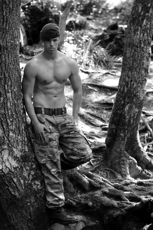 Военные мужчины