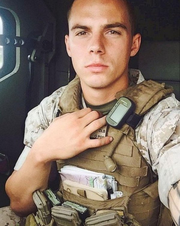 Военные мужчины