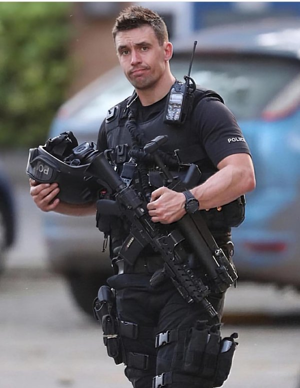 Военные мужчины