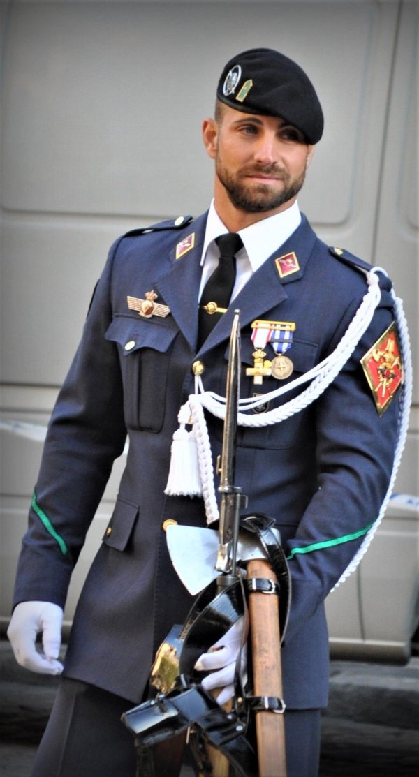 Военные мужчины