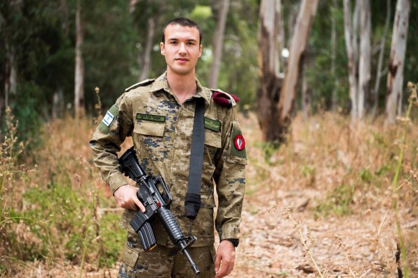 Военные мужчины