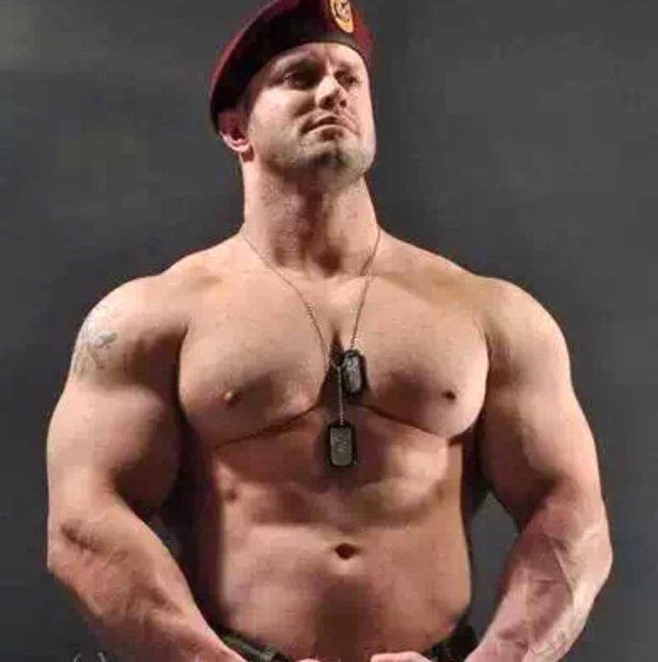 Военные мужчины