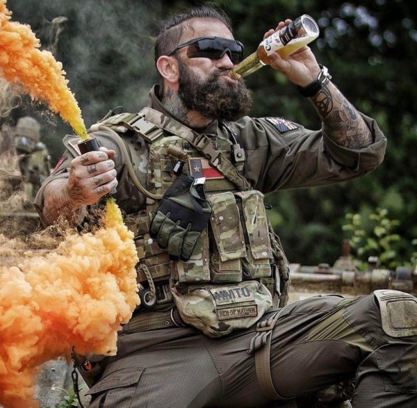 Военные мужчины