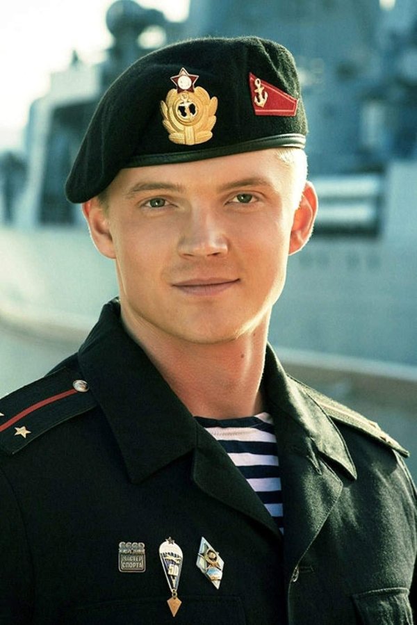 Военные мужчины