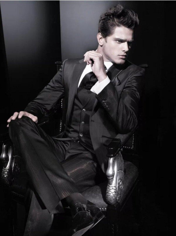 Мужчины блестящие