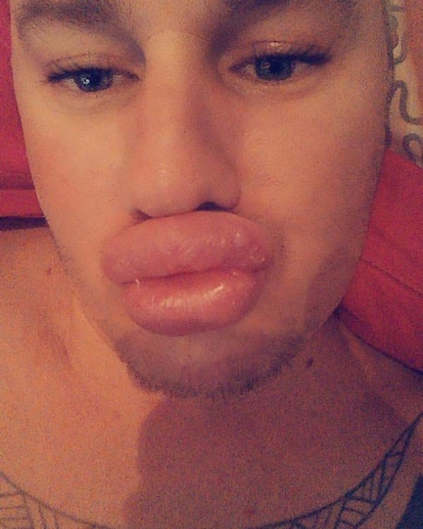 Губы мужчины