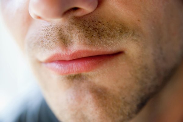 Губы мужчины