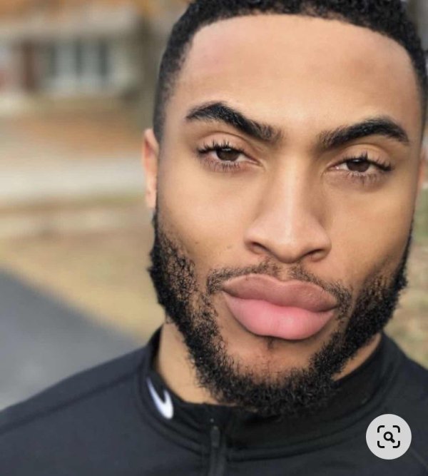 Губы мужчины