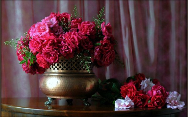 розы натюрморт