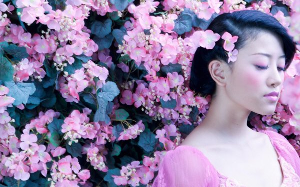 красивая японка