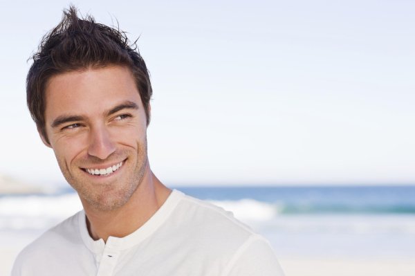 улыбающийся парень