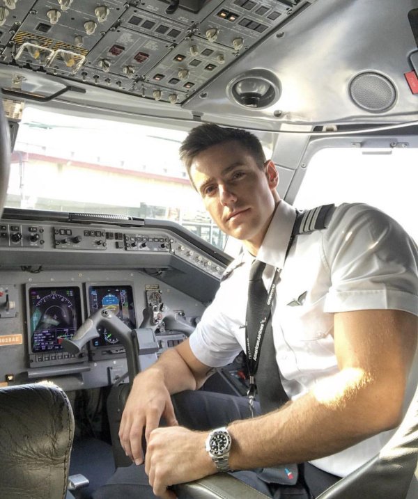 красивые пилоты мужчины