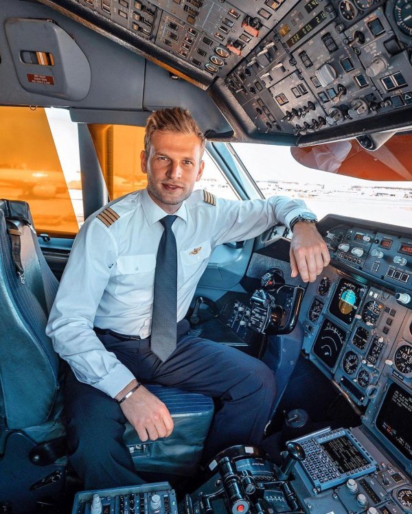 виктор калиманов пилот гражданской авиации