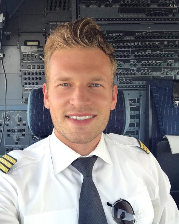 форма пилота самолета