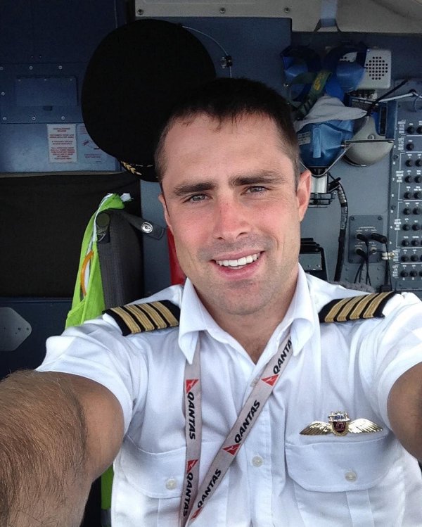 красивые пилоты мужчины