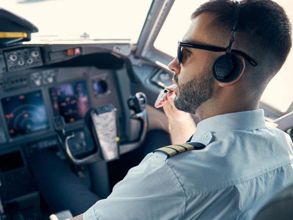 airline pilot