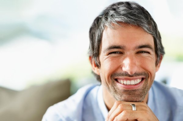 улыбающийся парень