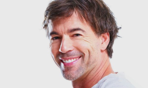 улыбающийся парень