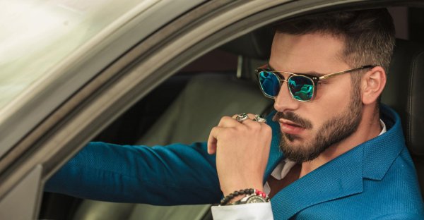 красивые мужчины в очках