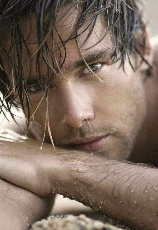 томный взгляд мужчины