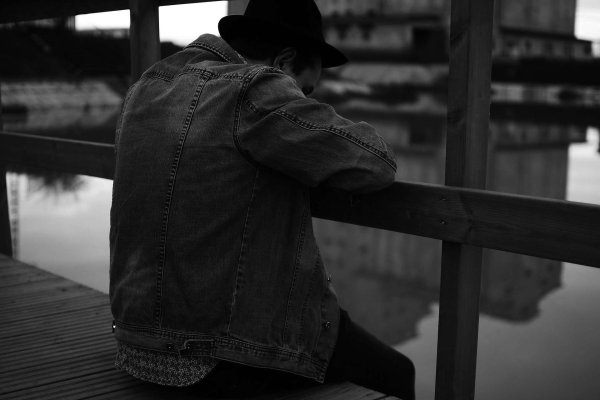 грустная аватарка для парней